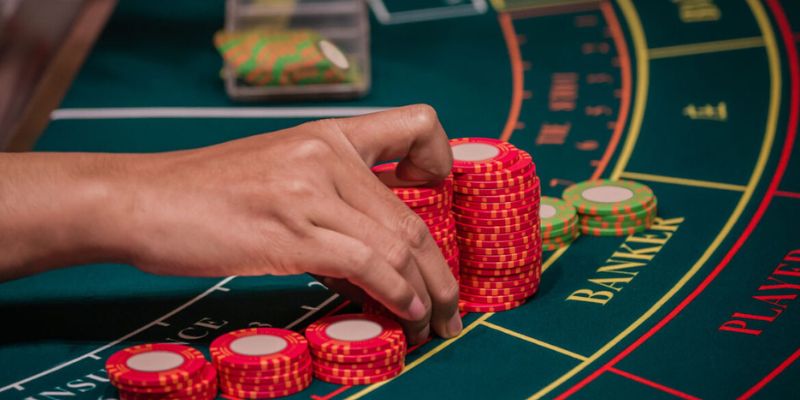 Quy luật chia bài trong tựa game Baccarat